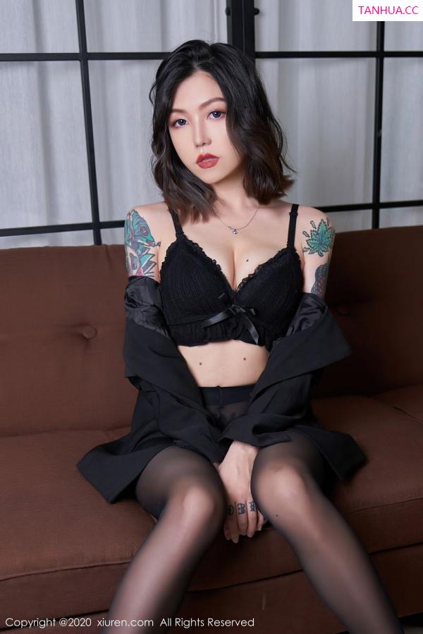 舌尖上的菊花  [XiuRen]高清写真图 2020.10.29 No.2711 舌尖上的菊花Ace第43张图片